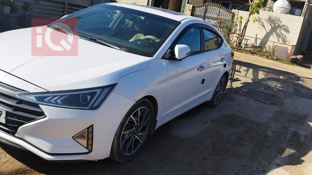 هیوندای ئەلەنترا